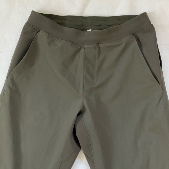 Lululemon men’s athletic slacks joggers flat front pockets olive green Large​ - Picture 3 of 12